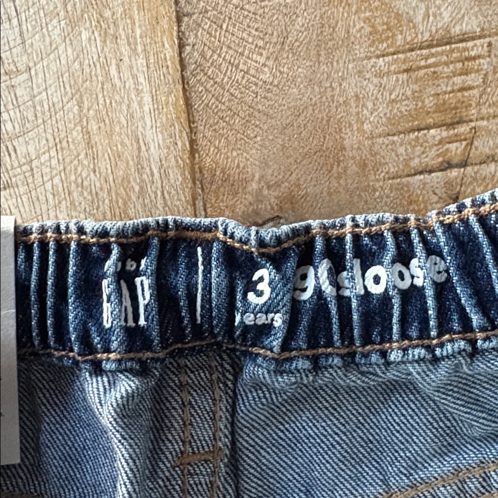 NWT GAP Girls Star Jeans 3t - Picture 3 of 5